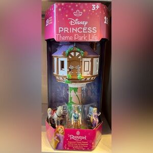 Disney Parks Tangled Rapunzel Tower Flynn Maximus 19 Piece Playset NEW